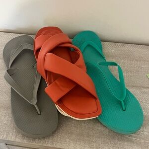 Crisscross cushioned sole slide sandals sz 10 w/bonus 2 pair of flip flops